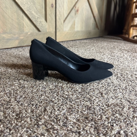 Donald Pliner Stephani pointed toe pumps with block heel Black Size 7.5 - Picture 5 of 13